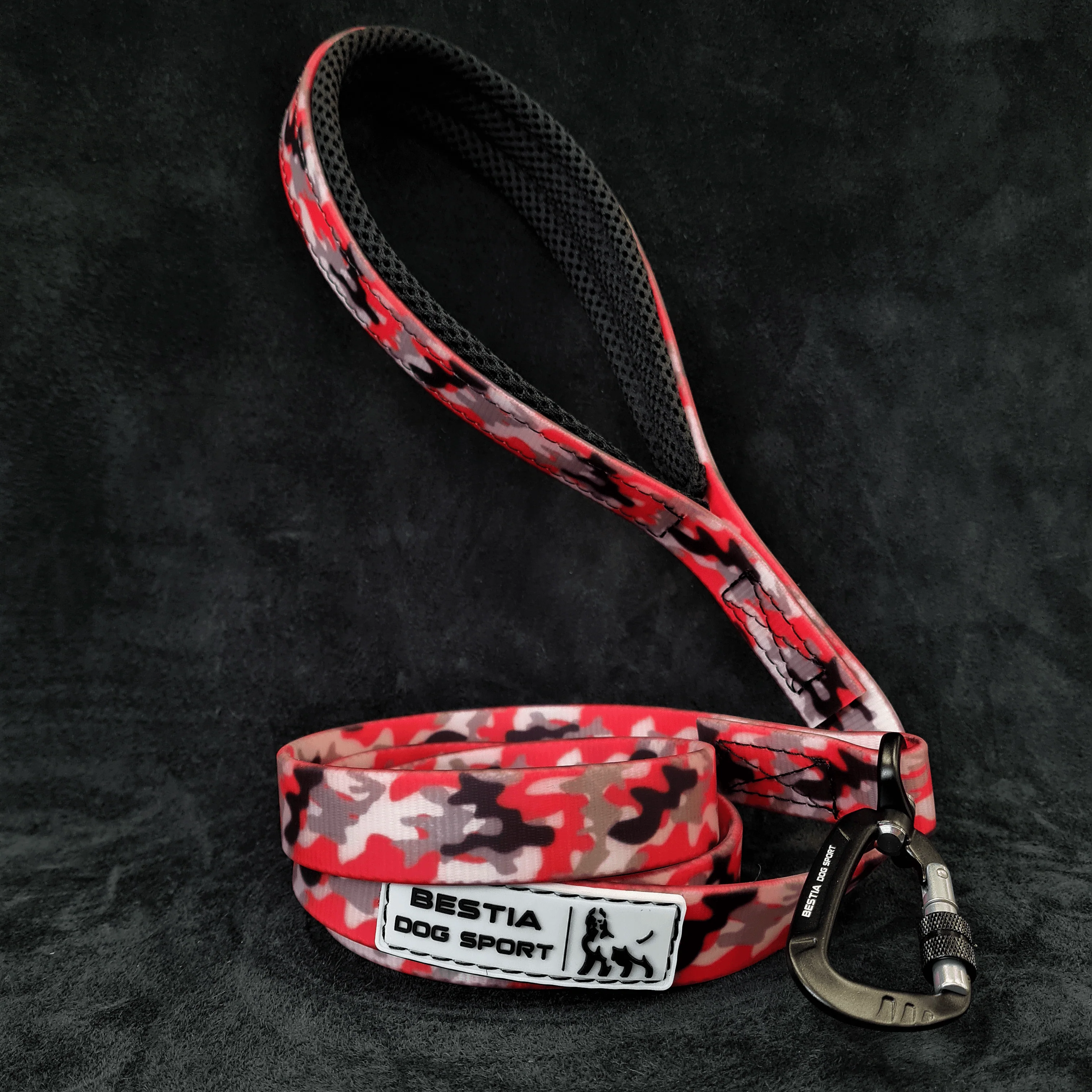 Bestia Dog Sport Tactical Leash Red Camo - Image 2